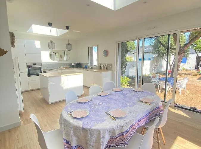 Maison De Famille A Batz Sur Mer Proche Plages